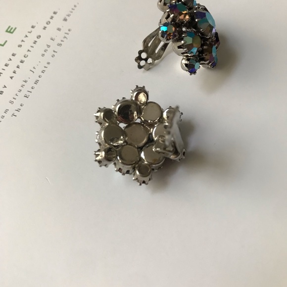 VINTAGE RHINESTONE CLIP EARRINGS - Picture 13 of 13